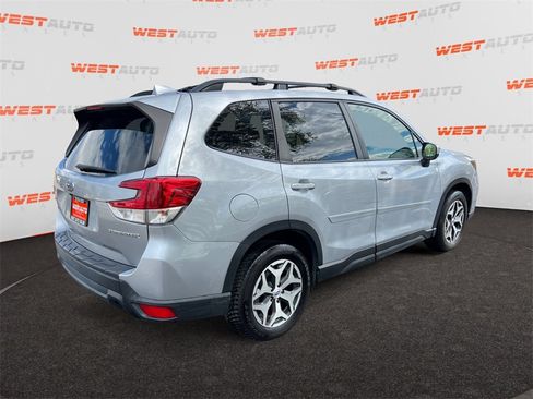 Used 2019 Subaru Forester Premium image 5