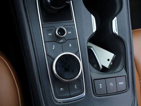 Used 2020 Cadillac XT4 Premium Luxury w/ Enhanced Visibility Package image 24