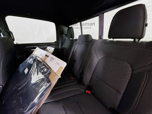 New 2026 RAM 1500 Big Horn AWD/4WD image 24