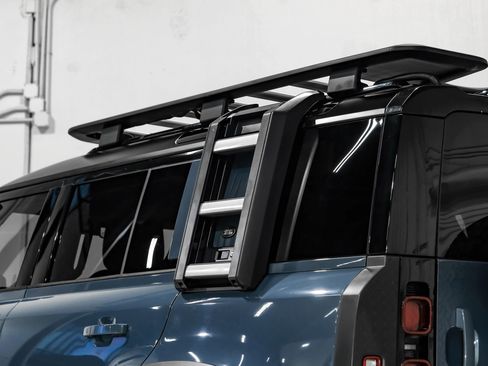 Used 2020 Land Rover Defender 110 HSE AWD/4WD image 52