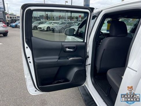 Used 2019 Toyota Tacoma TRD Sport image 33
