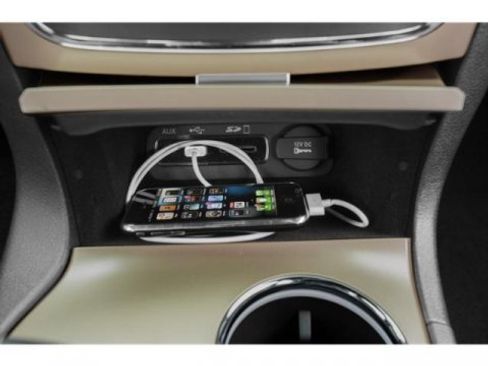 Used 2015 Jeep Grand Cherokee Limited w/ Luxury Group II image 19