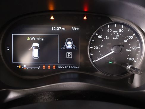 Used 2022 Nissan Kicks SV image 4