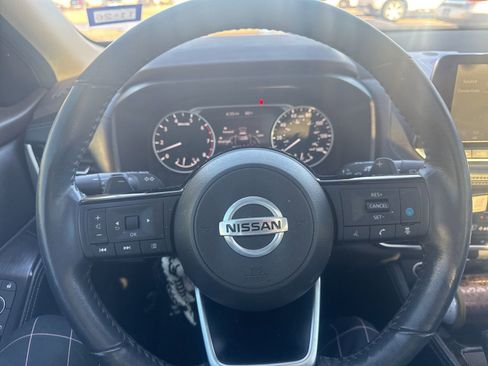 Used 2021 Nissan Rogue SL image 9