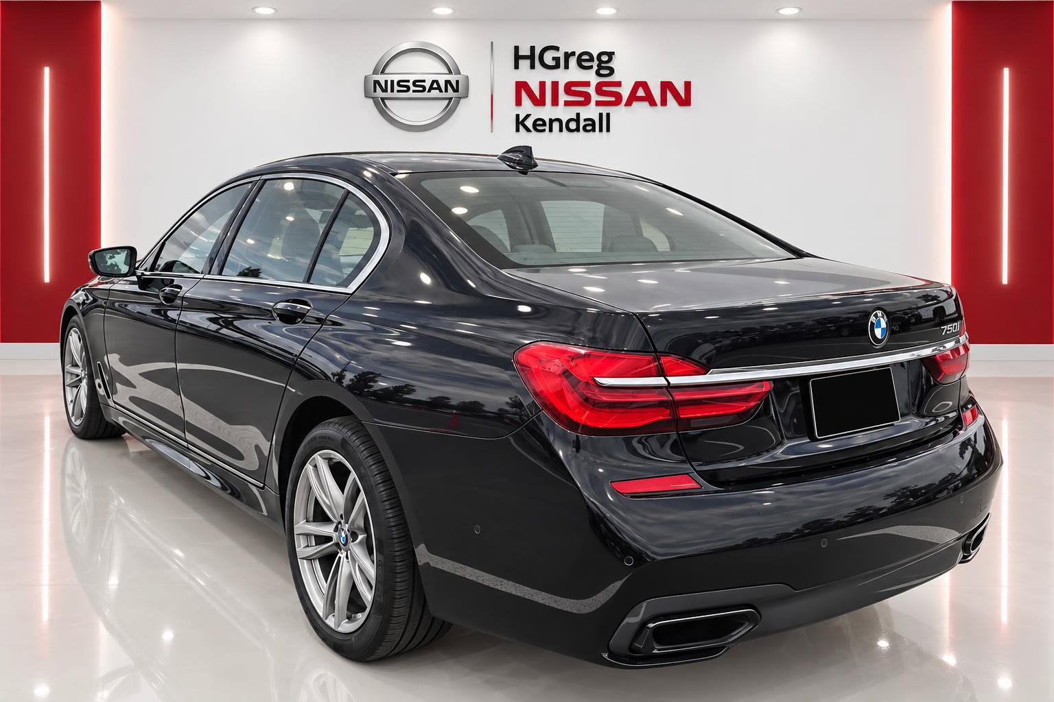 Used 2017 BMW 750i RWD image 4