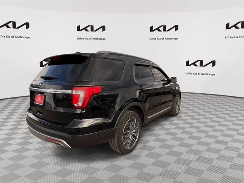 Used 2017 Ford Explorer XLT w/ Equipment Group 202A AWD/4WD image 8