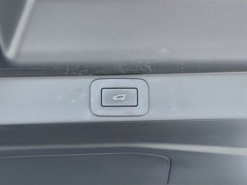 Used 2025 Land Rover Range Rover SE AWD/4WD image 14