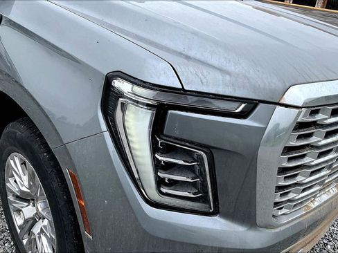 Used 2025 GMC Yukon XL Denali AWD/4WD image 20