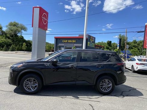 Used 2024 Nissan Rogue S AWD/4WD image 2