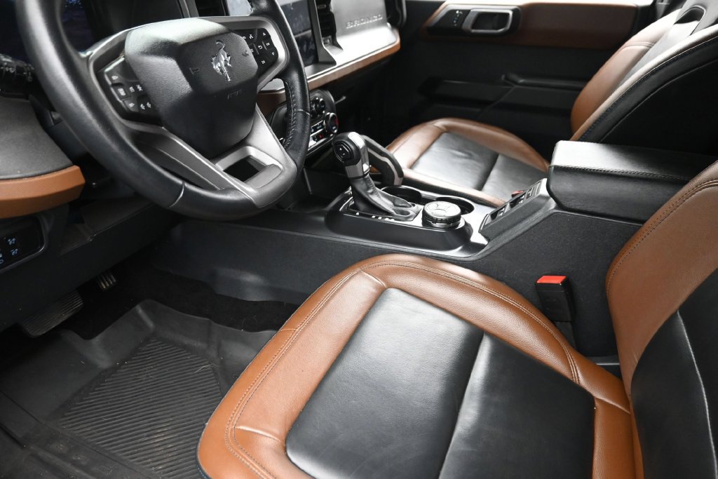 Used 2024 Ford Bronco Outer Banks AWD/4WD image 16