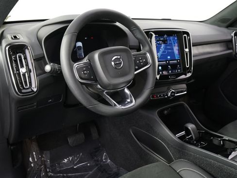 Used 2023 Volvo C40 P8 Recharge Ultimate AWD/4WD image 12