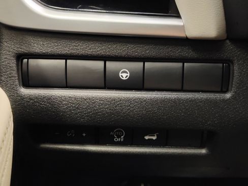 Certified 2024 Nissan Rogue SL w/ SL Premium Package FWD image 29