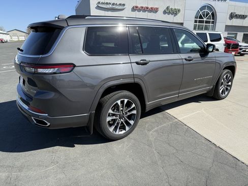 Used 2021 Jeep Grand Cherokee L Overland w/ Luxury Tech Group IV AWD/4WD image 8