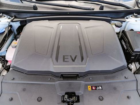 New 2025 Hyundai Ioniq 5 SEL image 13