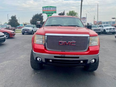 Used 2008 GMC Sierra 2500 SLT w/ Z71 Off-Road Package AWD/4WD image 8