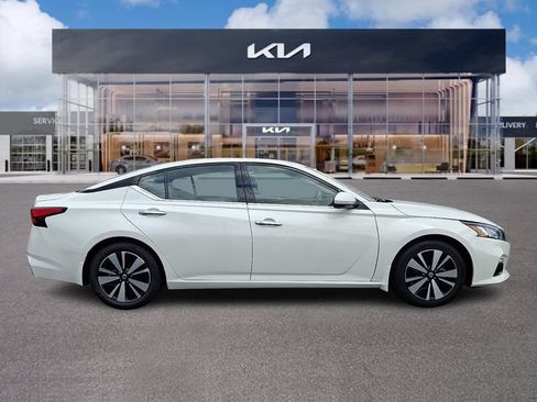 Used 2022 Nissan Altima 2.5 SL FWD image 7