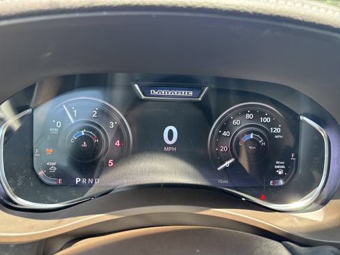 Used 2025 RAM 2500 Laramie AWD/4WD image 29