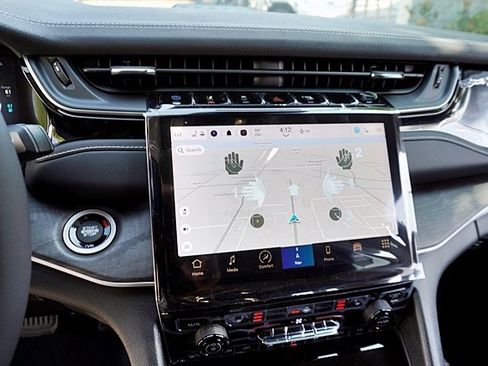 New 2023 Jeep Grand Cherokee 4WD 4xe image 31