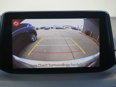 Used 2018 MAZDA MAZDA3 Sport FWD image 13