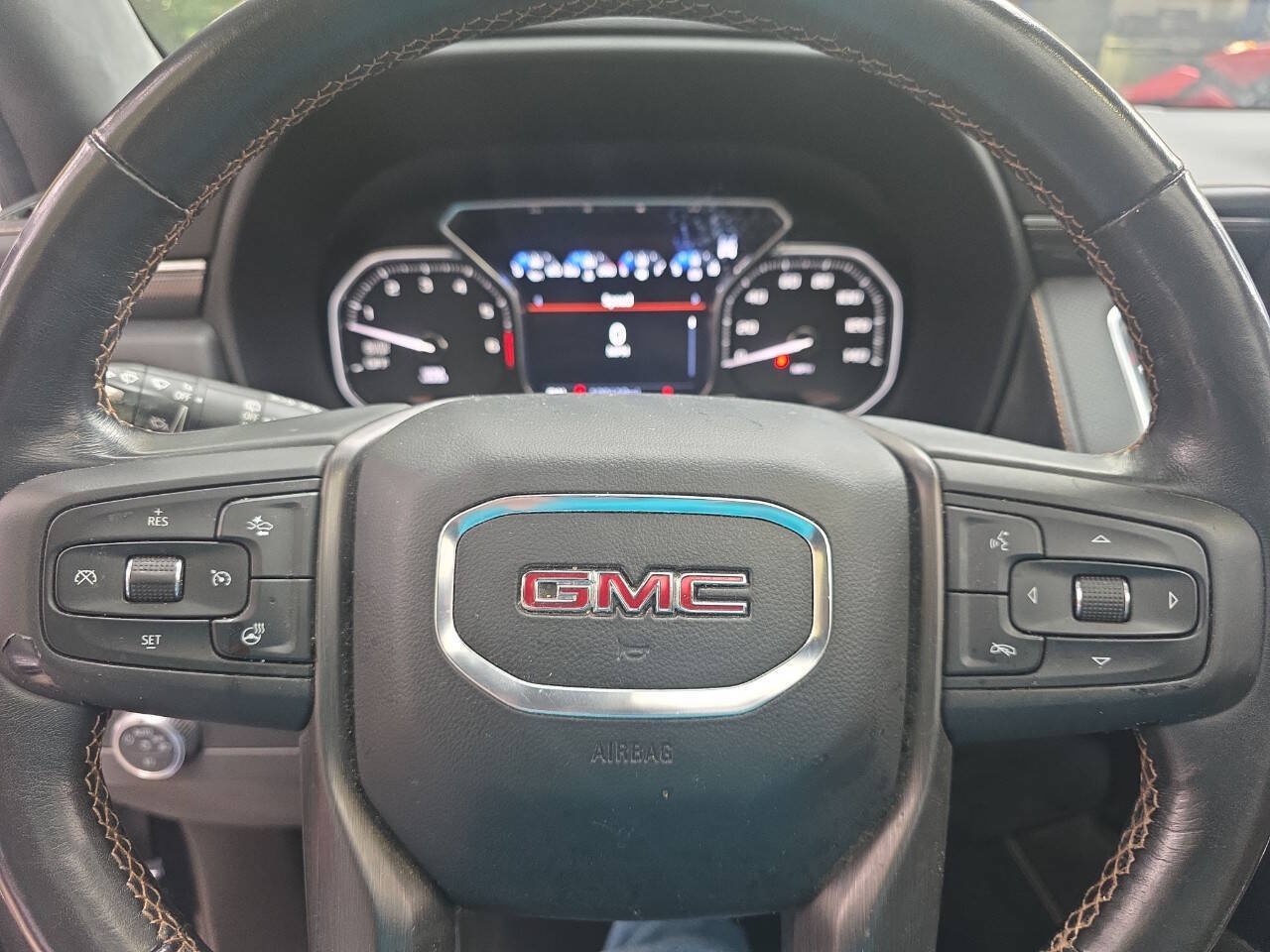 Used 2021 GMC Yukon AT4 AWD/4WD image 9