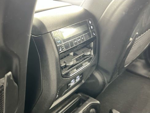 Used 2021 Jeep Grand Cherokee L Limited image 24