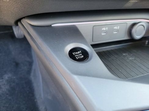 New 2026 Nissan Sentra SR w/ Floor Mat Package FWD image 21