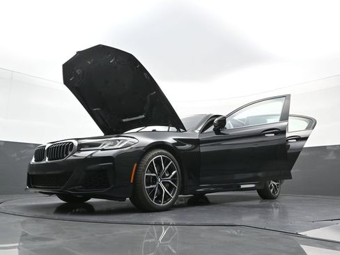 Used 2023 BMW 540i xDrive w/ M Sport Package AWD/4WD image 40