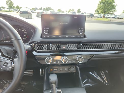 Used 2025 Honda Civic Sport image 29