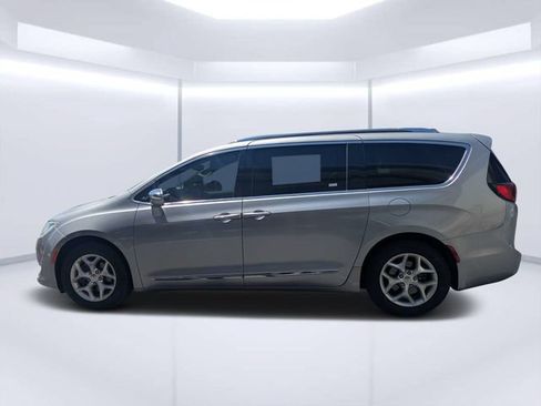 Used 2020 Chrysler Pacifica Limited FWD image 6