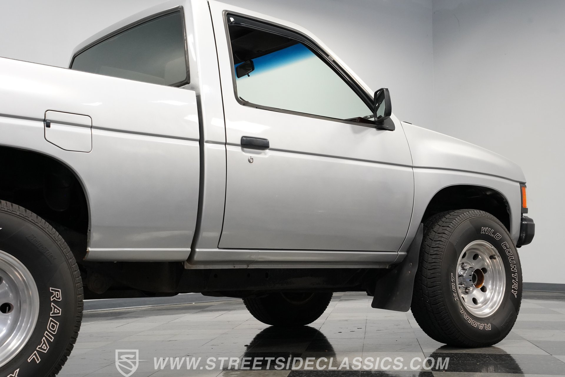 Used 1990 Nissan Pickup 4x4 Regular Cab image 29