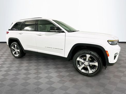 New 2025 Jeep Grand Cherokee Limited w/ Luxury Tech Group II AWD/4WD image 3