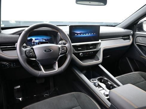 Used 2026 Ford Explorer Tremor w/ Tremor Convenience Package AWD/4WD image 11