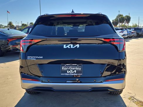 New 2026 Kia Sportage SX FWD image 7