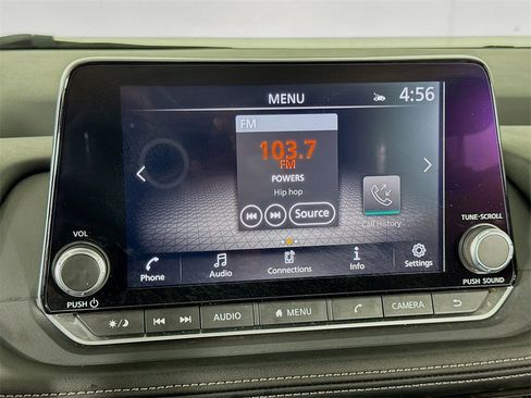 Used 2024 Nissan Rogue SV image 36