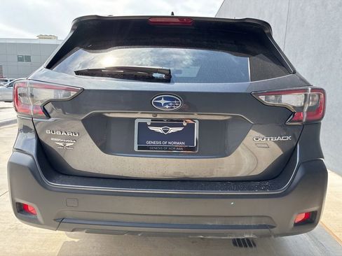 Used 2025 Subaru Outback Premium AWD/4WD image 5