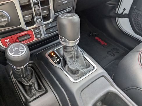 Used 2025 Jeep Gladiator Rubicon image 28