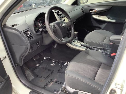 Used 2013 Toyota Corolla S FWD image 25