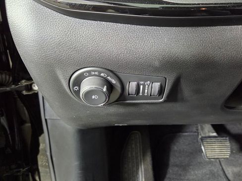 Used 2024 Jeep Compass Limited w/ High Altitude Package AWD/4WD image 18