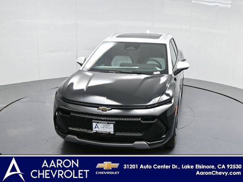 New 2025 Chevrolet Equinox EV LT image 34