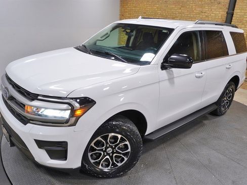Used 2024 Ford Expedition XL AWD/4WD image 2
