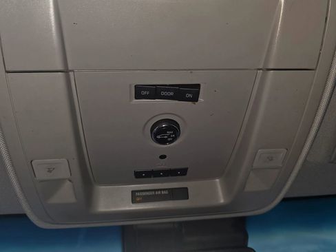 Used 2016 GMC Yukon SLE w/ Convenience Package image 18