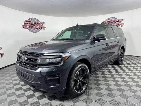 Used 2024 Ford Expedition Max Limited AWD/4WD image 3