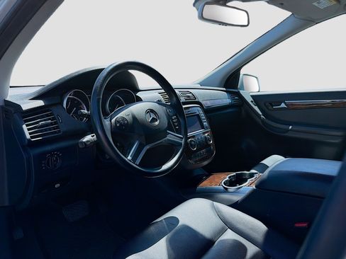 Used 2011 Mercedes-Benz R 350 4MATIC image 4