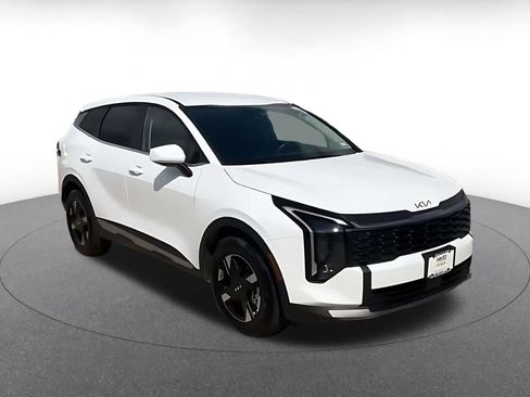 Used 2026 Kia Sportage LX FWD image 3