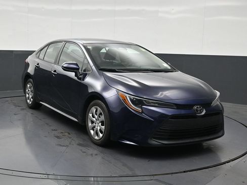 Used 2024 Toyota Corolla LE FWD image 8