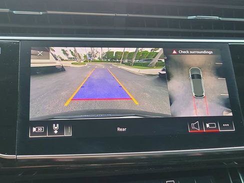 Used 2020 Audi SQ7 Premium Plus w/ Driver Assistance Package image 68