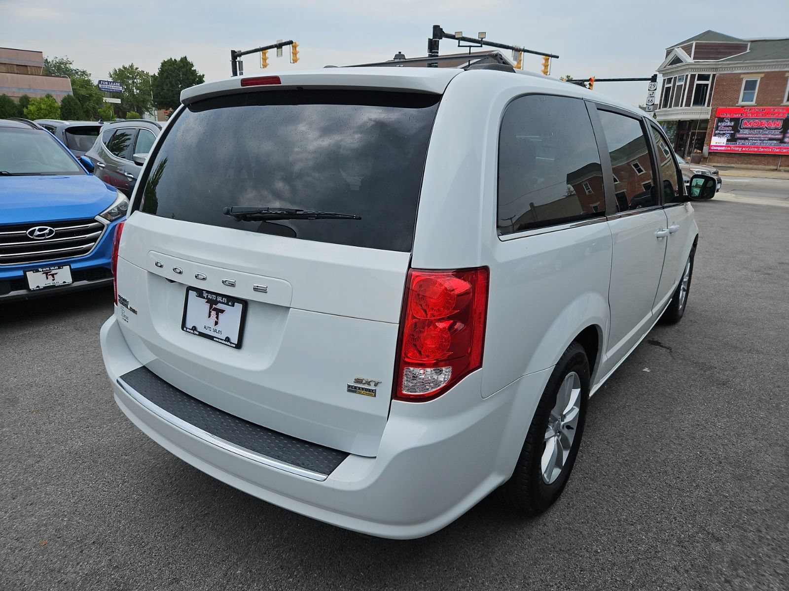 Used 2019 Dodge Grand Caravan SXT FWD image 6