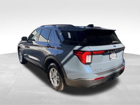 Used 2026 Ford Explorer Active AWD/4WD image 7