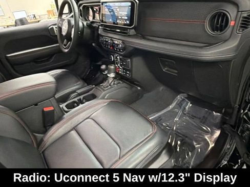 Used 2024 Jeep Gladiator Rubicon AWD/4WD image 10