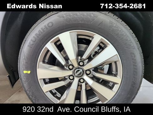 New 2026 Nissan Pathfinder SL image 10